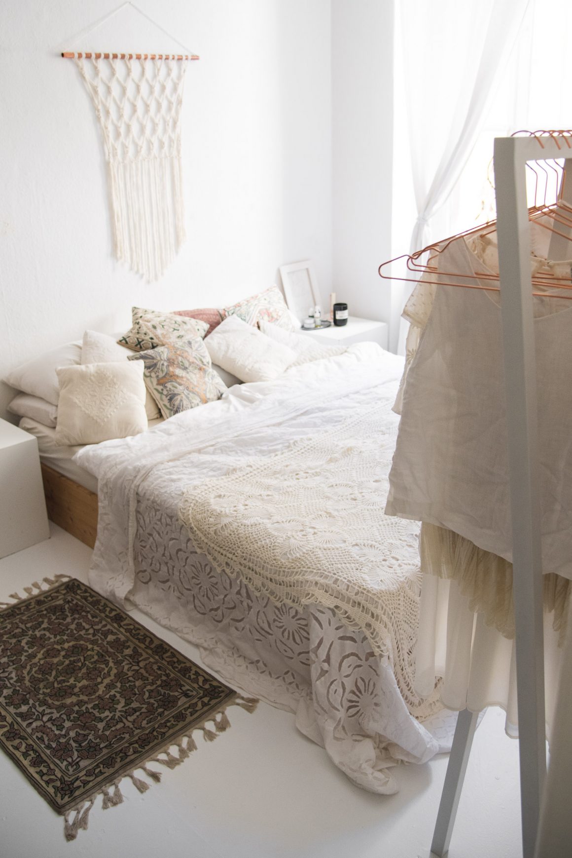 White Boho Bedroom in our Apartment - An Interior Update - heylilahey.